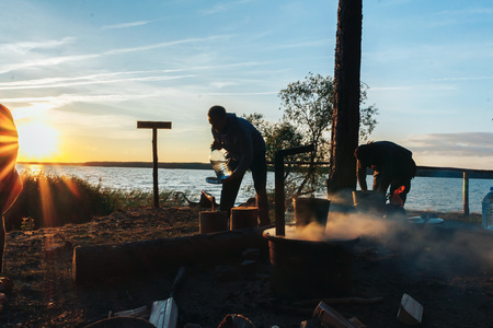 Grill Safety Tips: Staying Safe While Cooking Al Fresco at UK Campgrounds