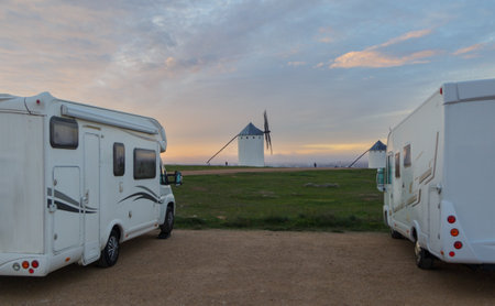 Exploring Rural England: Caravan Club Sites vs Independent Countryside Escapes