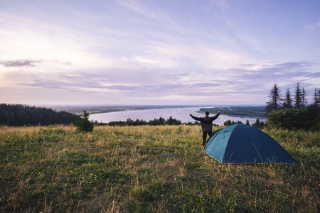 The Do’s and Don’ts of Pitching a Tent in the British Peak District